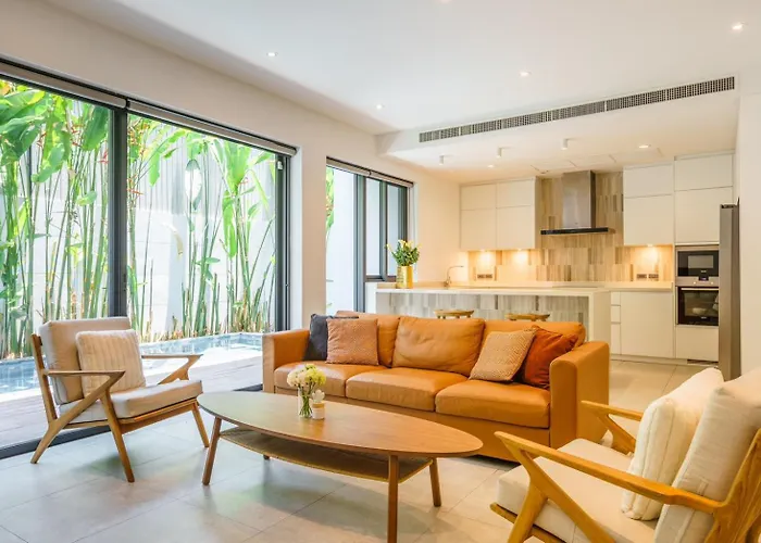 Designer Pool Villa In Ekkamai